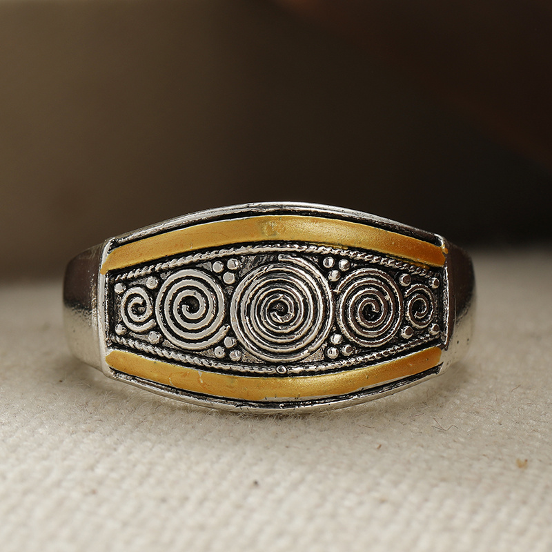 Women's Vintage Ethnic Two-Tone Spiral Pattern Wide Band Ring